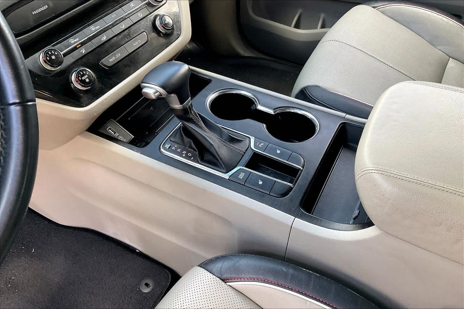 Thumbnail: 2019 Kia Sedona - 16