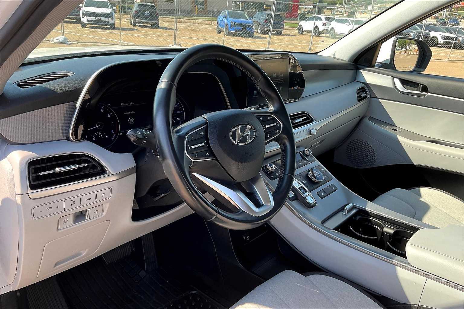 2020 Hyundai Palisade SEL photo 2