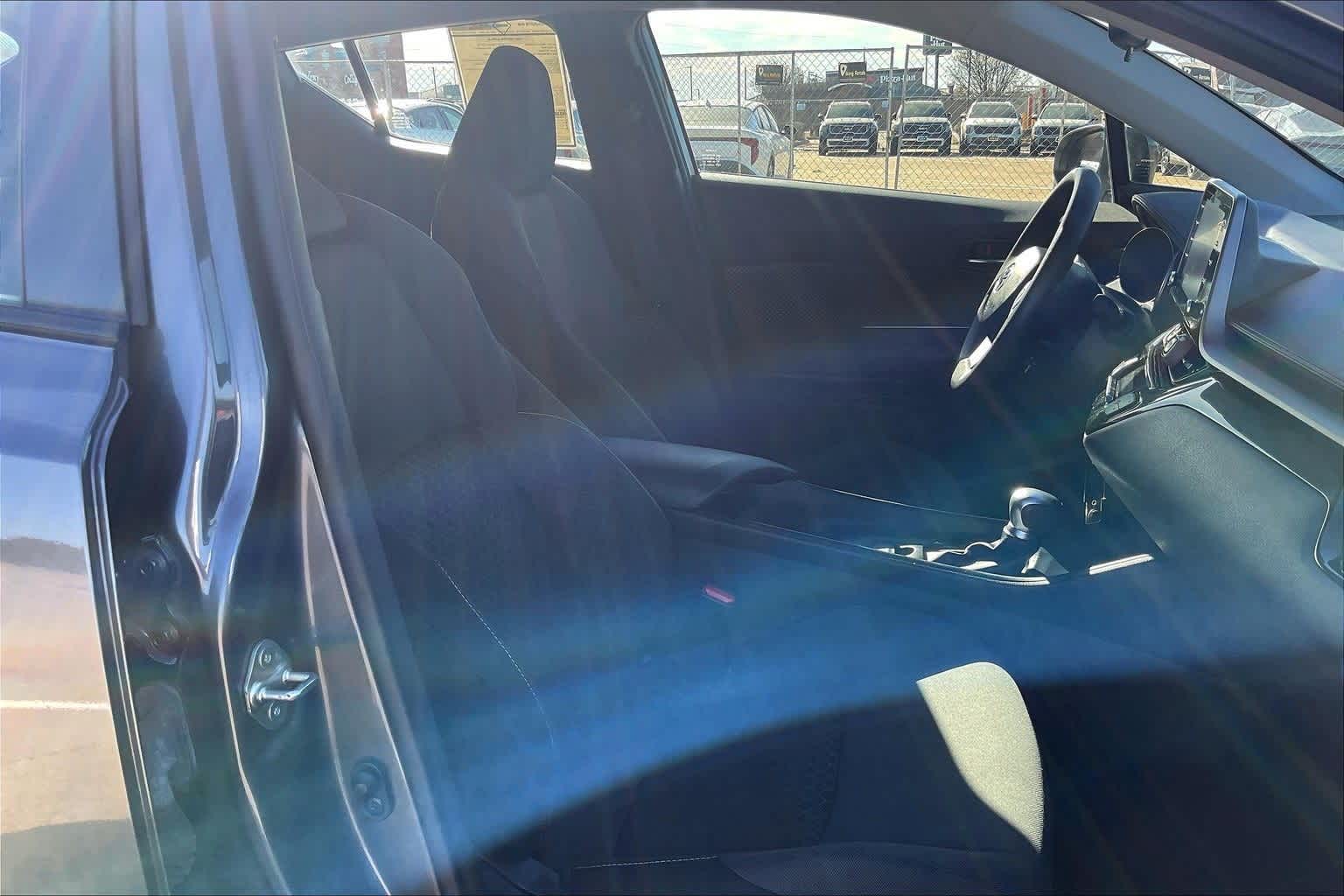 Thumbnail: 2021 Toyota C-HR - 12