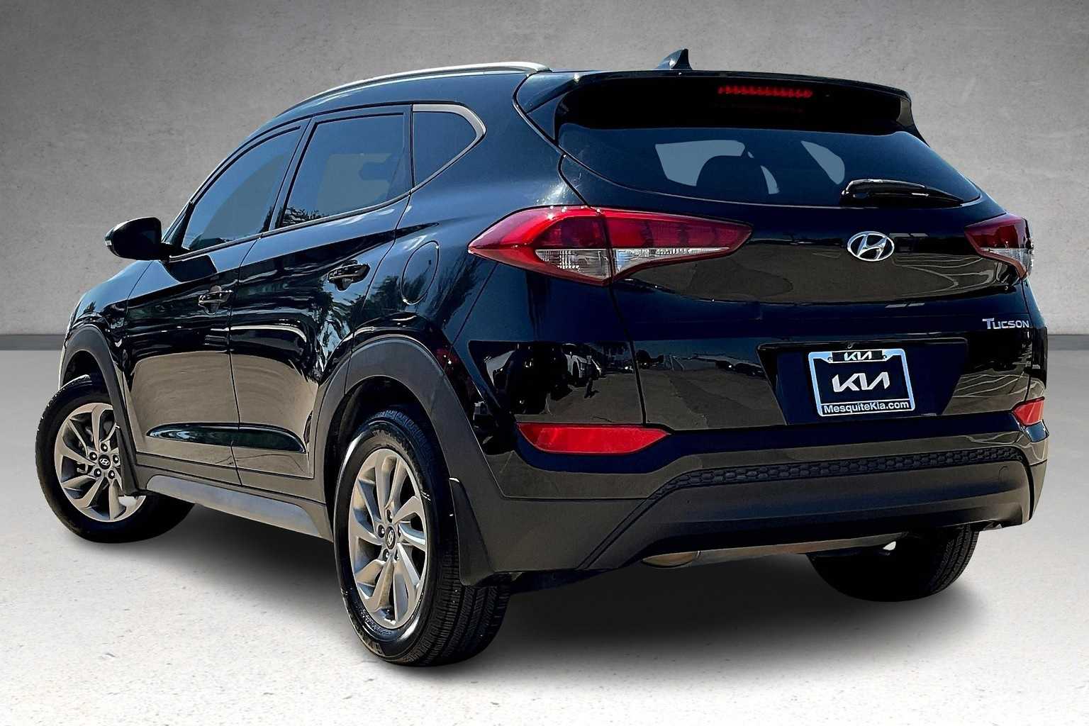 Thumbnail: 2017 Hyundai Tucson - 4