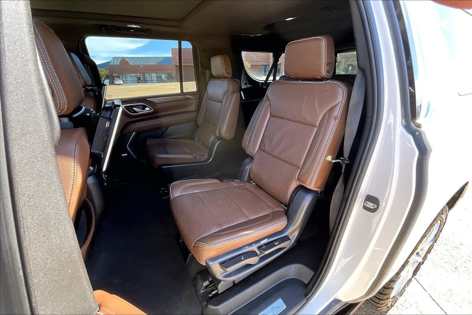 Thumbnail: 2021 Chevrolet Suburban - 28