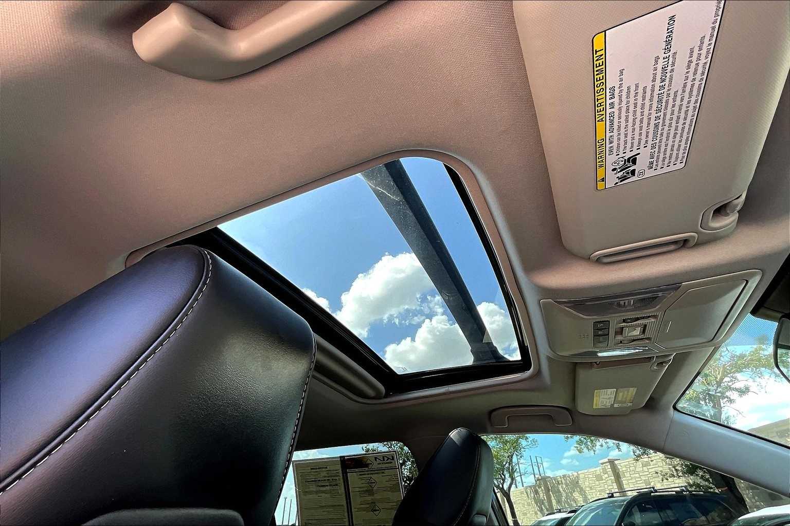 Thumbnail: 2021 Toyota RAV4 - 30