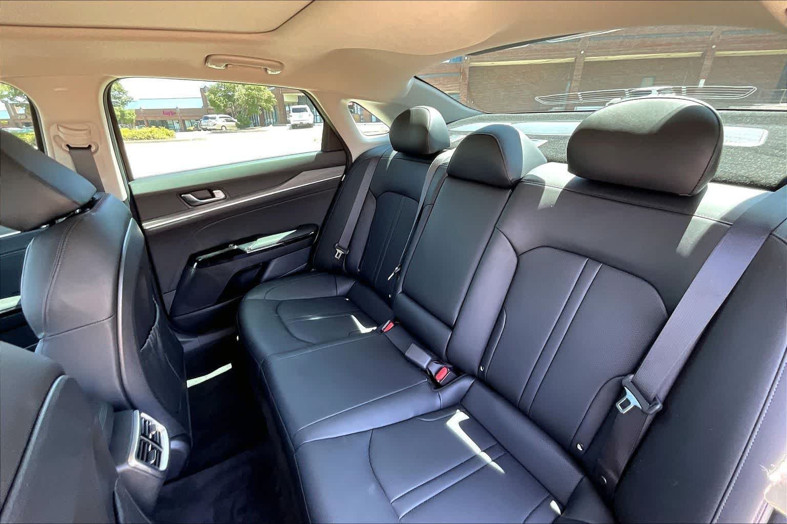 2025 Kia K5 EX - Photo 28