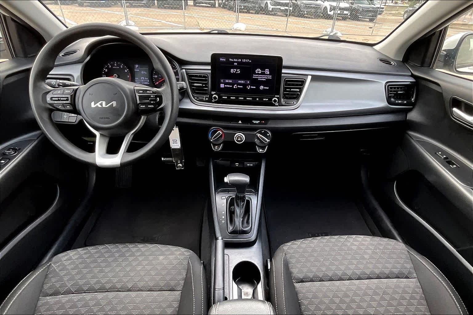 Thumbnail: 2022 Kia Rio - 9