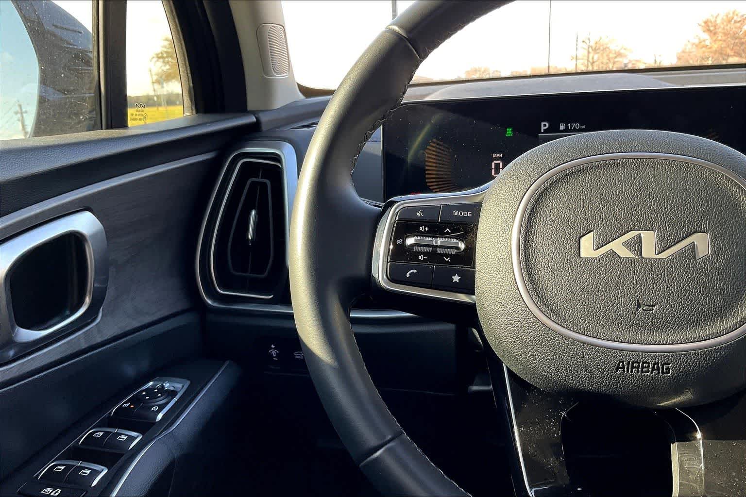 Thumbnail: 2024 Kia Sorento - 24