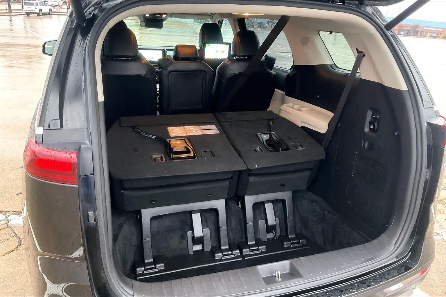 Thumbnail: 2022 Kia Carnival - 17