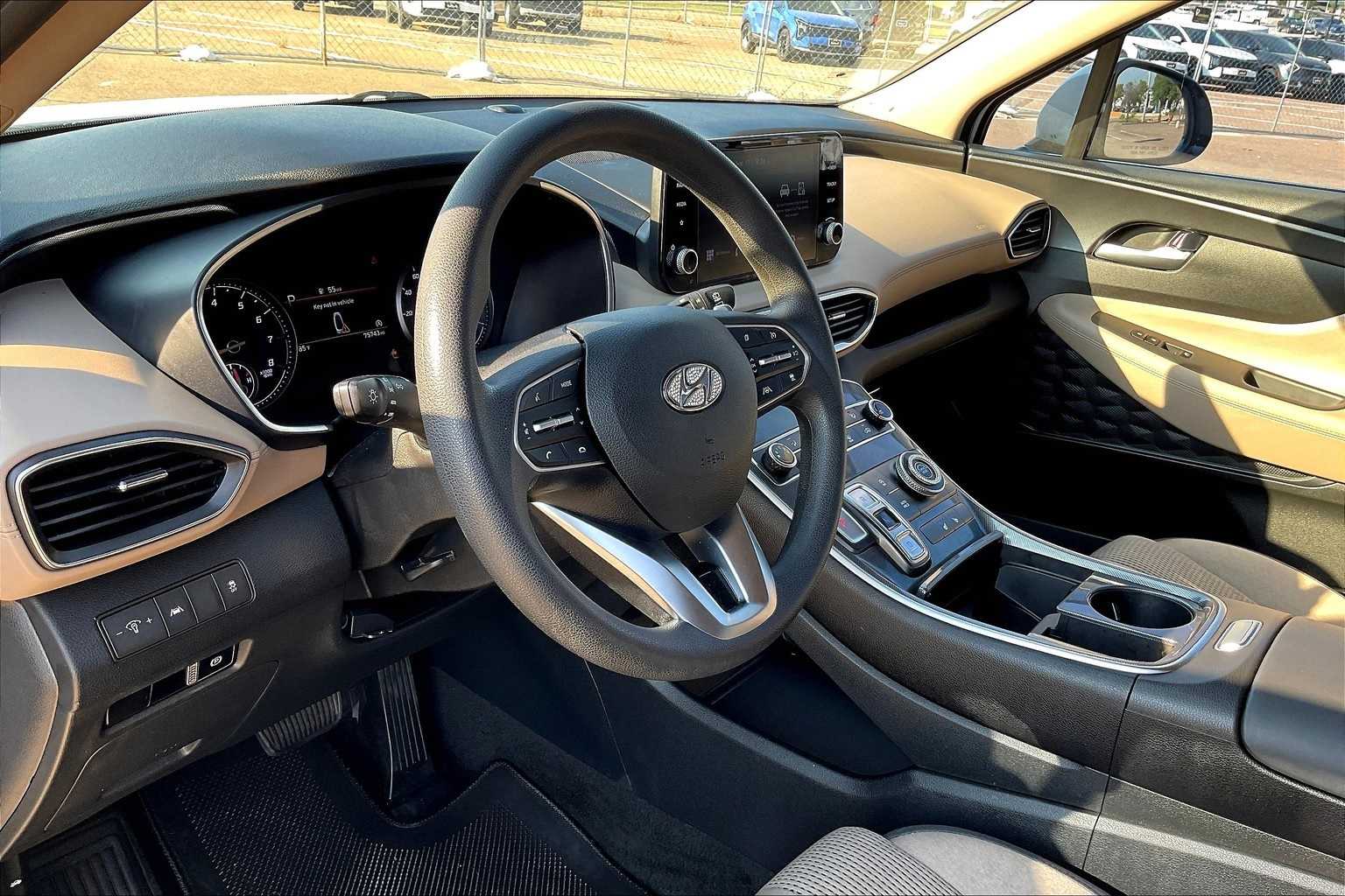 2022 Hyundai Santa Fe SEL photo 2