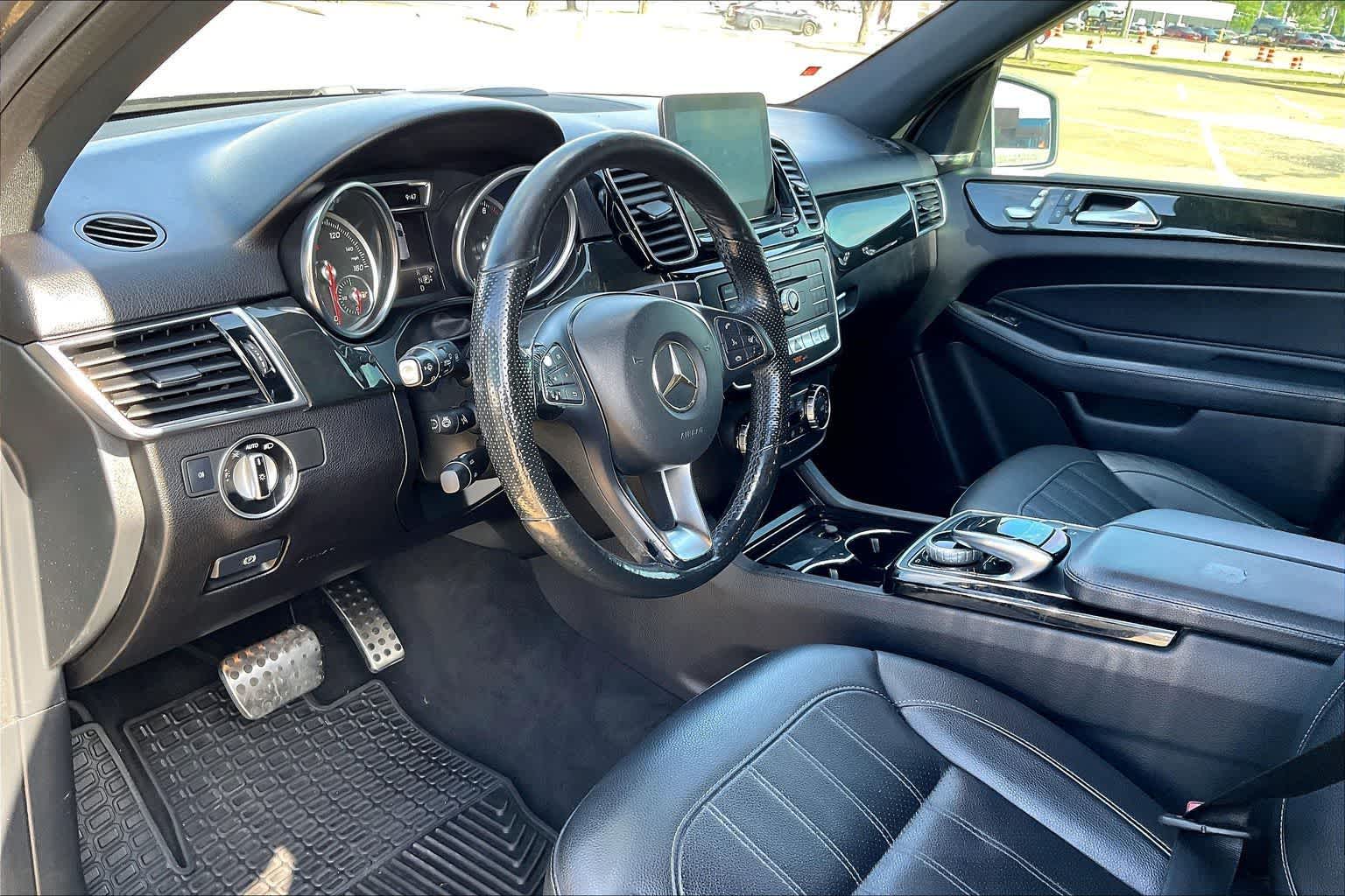 Thumbnail: 2017 Mercedes-Benz GLE - 2