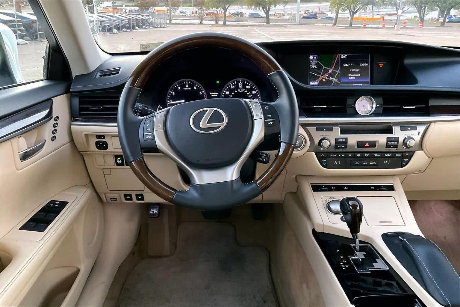 Thumbnail: 2013 Lexus ES - 14