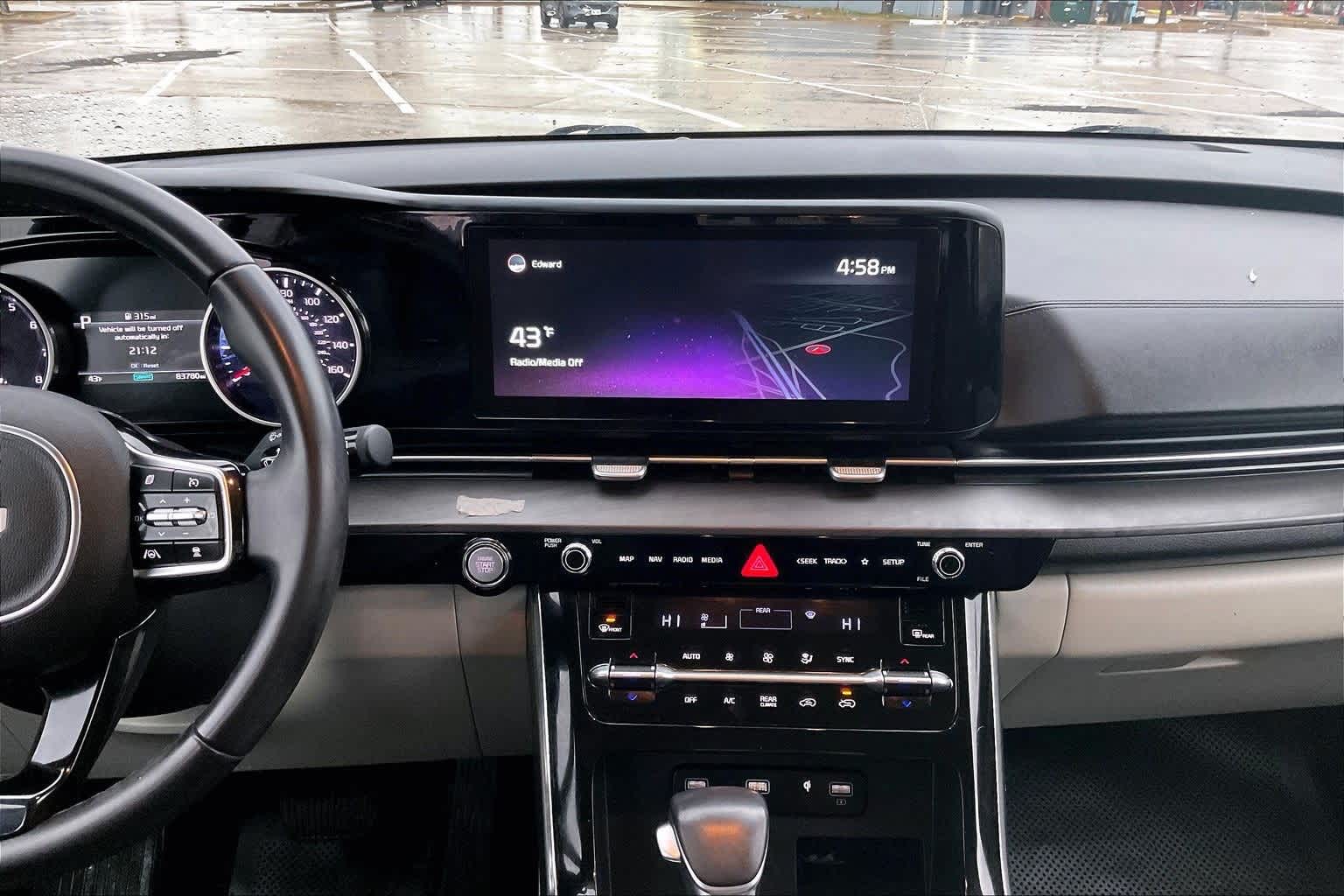 Thumbnail: 2022 Kia Carnival - 14