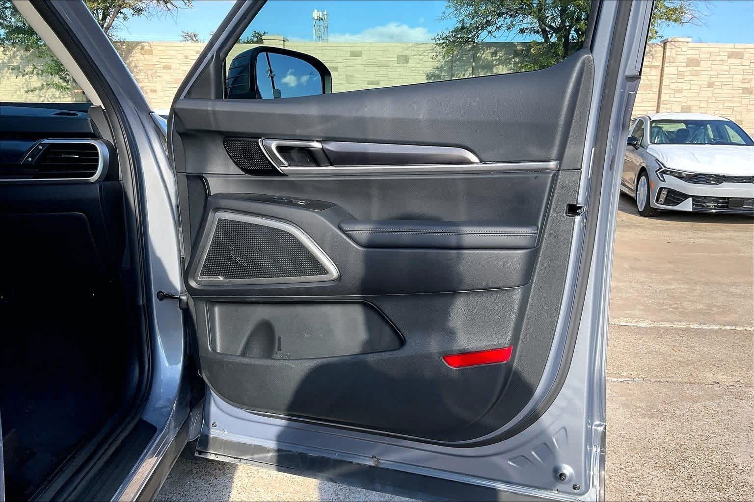 Thumbnail: 2023 Kia Telluride - 27