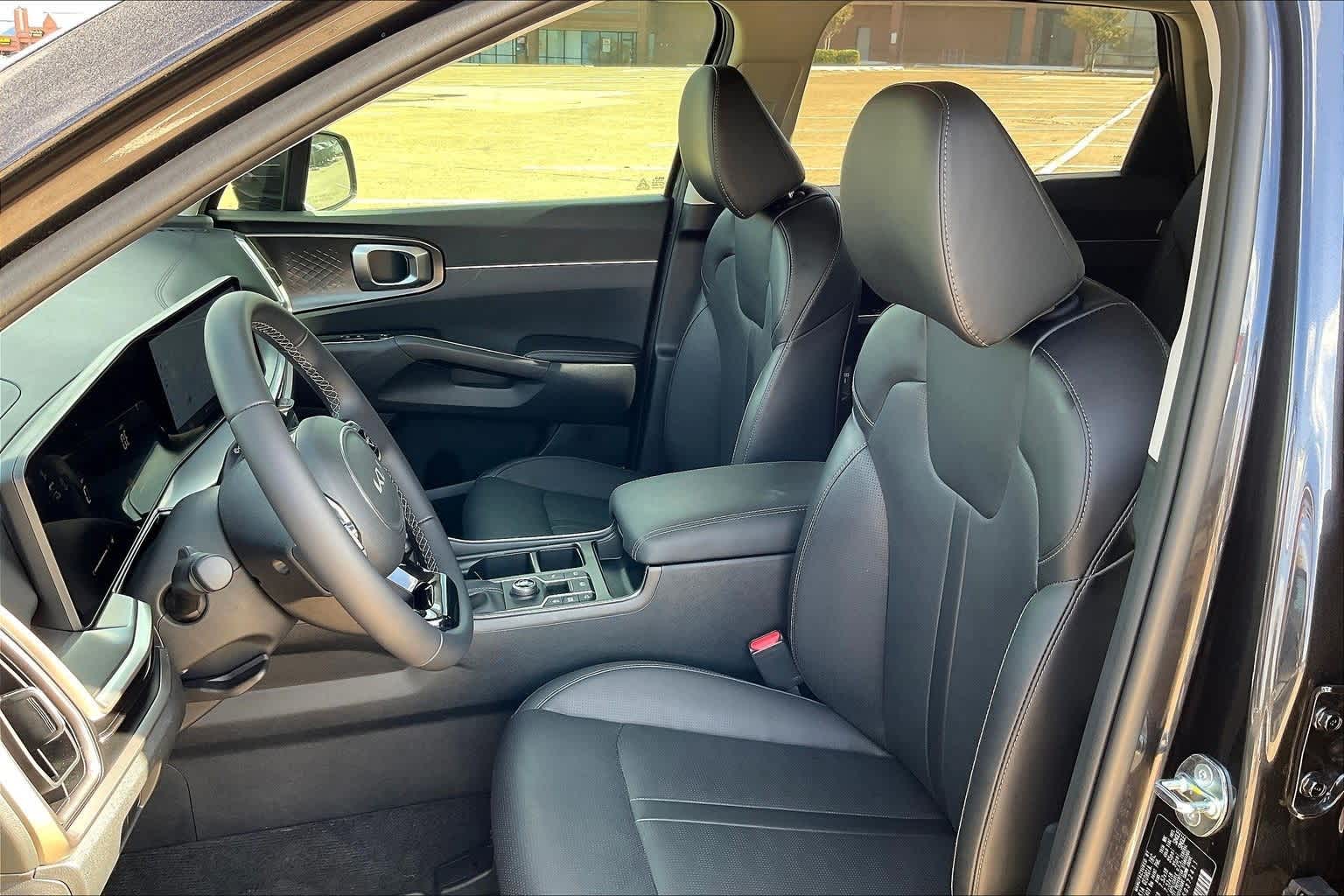 Thumbnail: 2025 Kia Sorento - 10