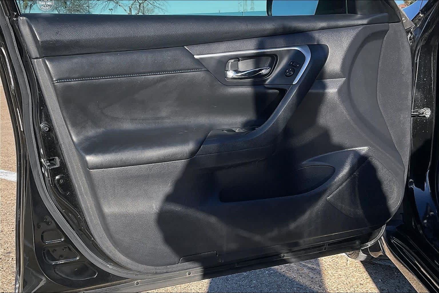 Thumbnail: 2017 Nissan Altima - 27