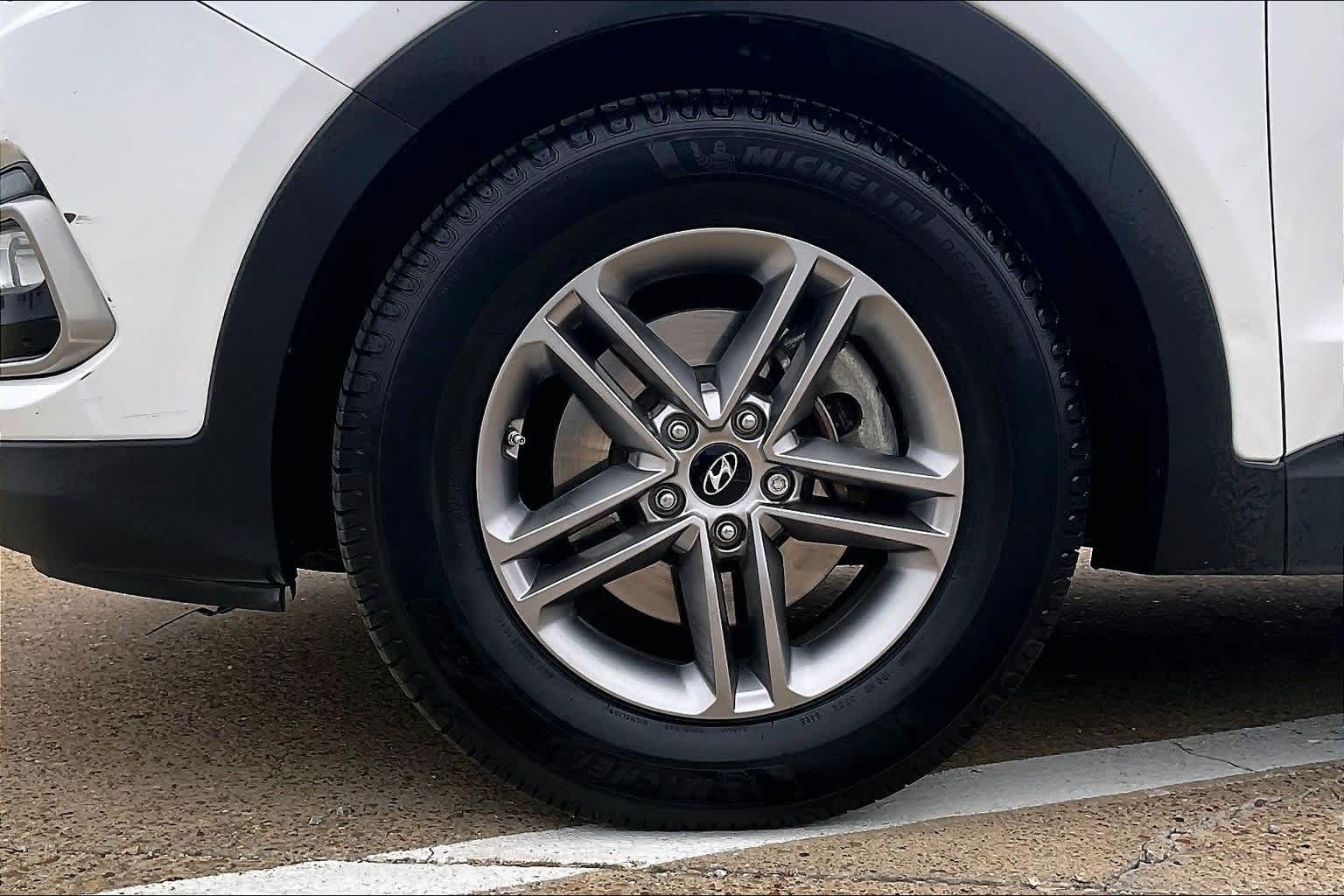 Thumbnail: 2017 Hyundai Santa Fe - 8