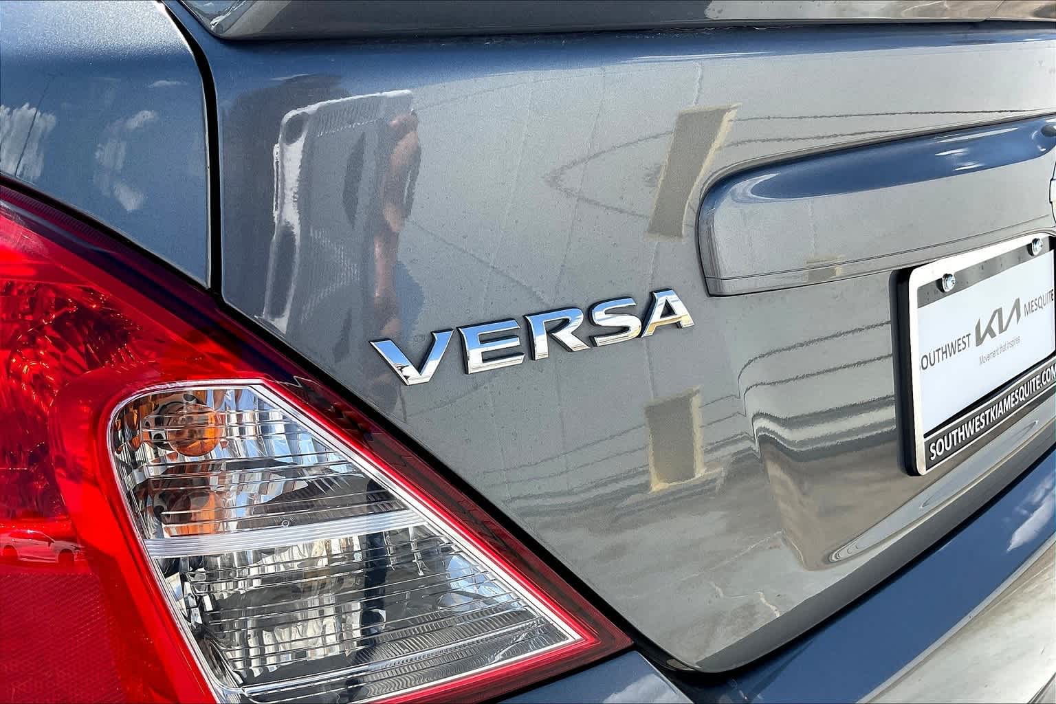 2018 Nissan Versa 1.6 SV 7