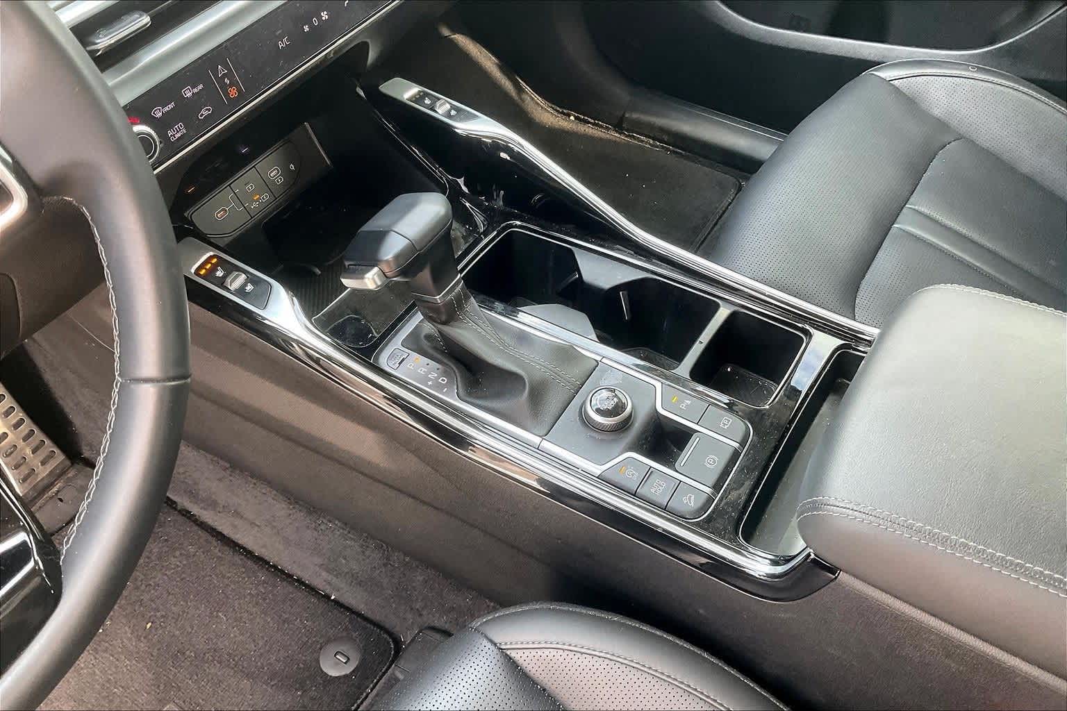 Thumbnail: 2024 Kia Sorento - 14