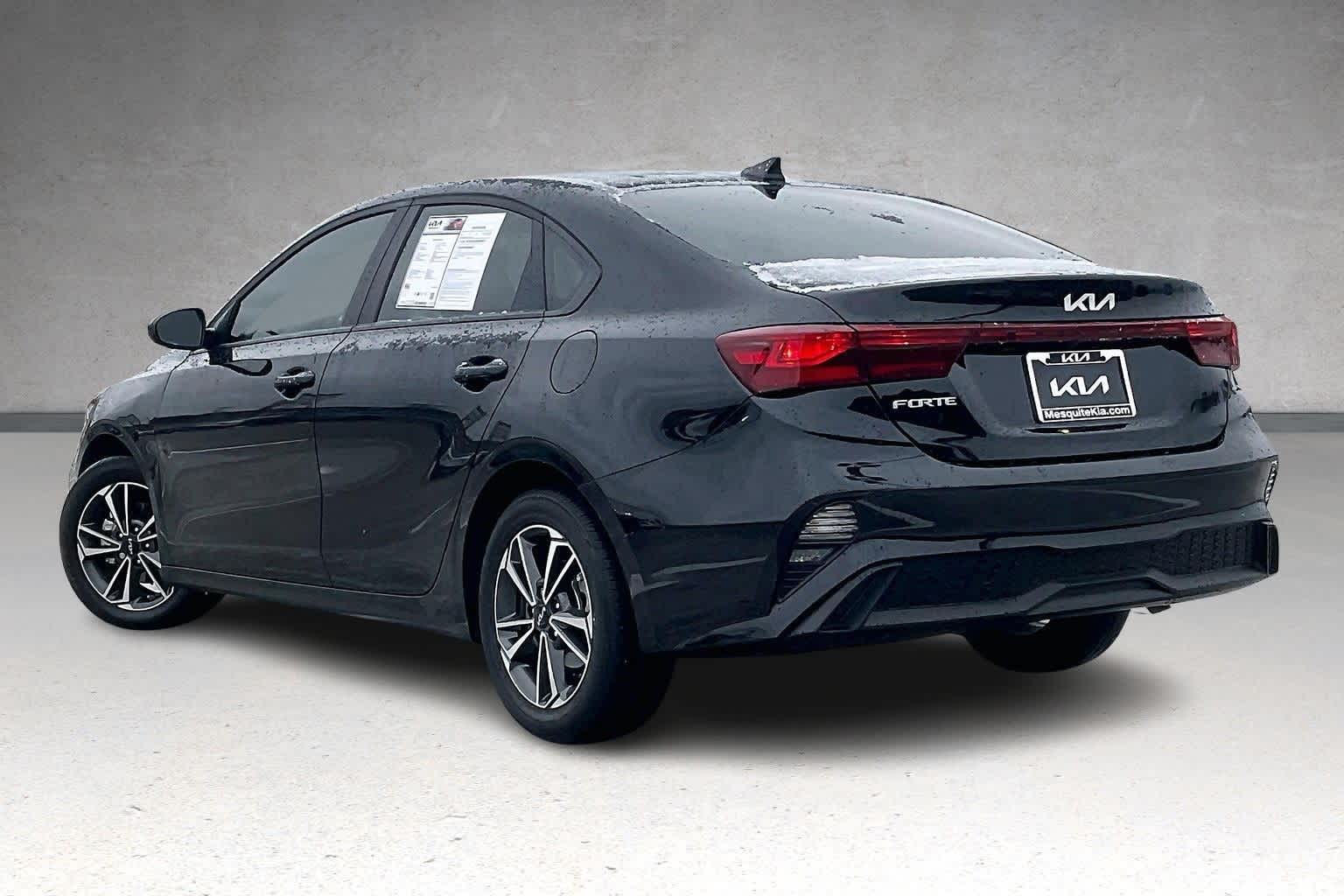 Thumbnail: 2024 Kia Forte - 4