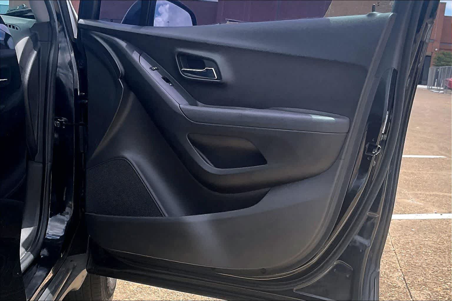 Thumbnail: 2019 Chevrolet Trax - 25