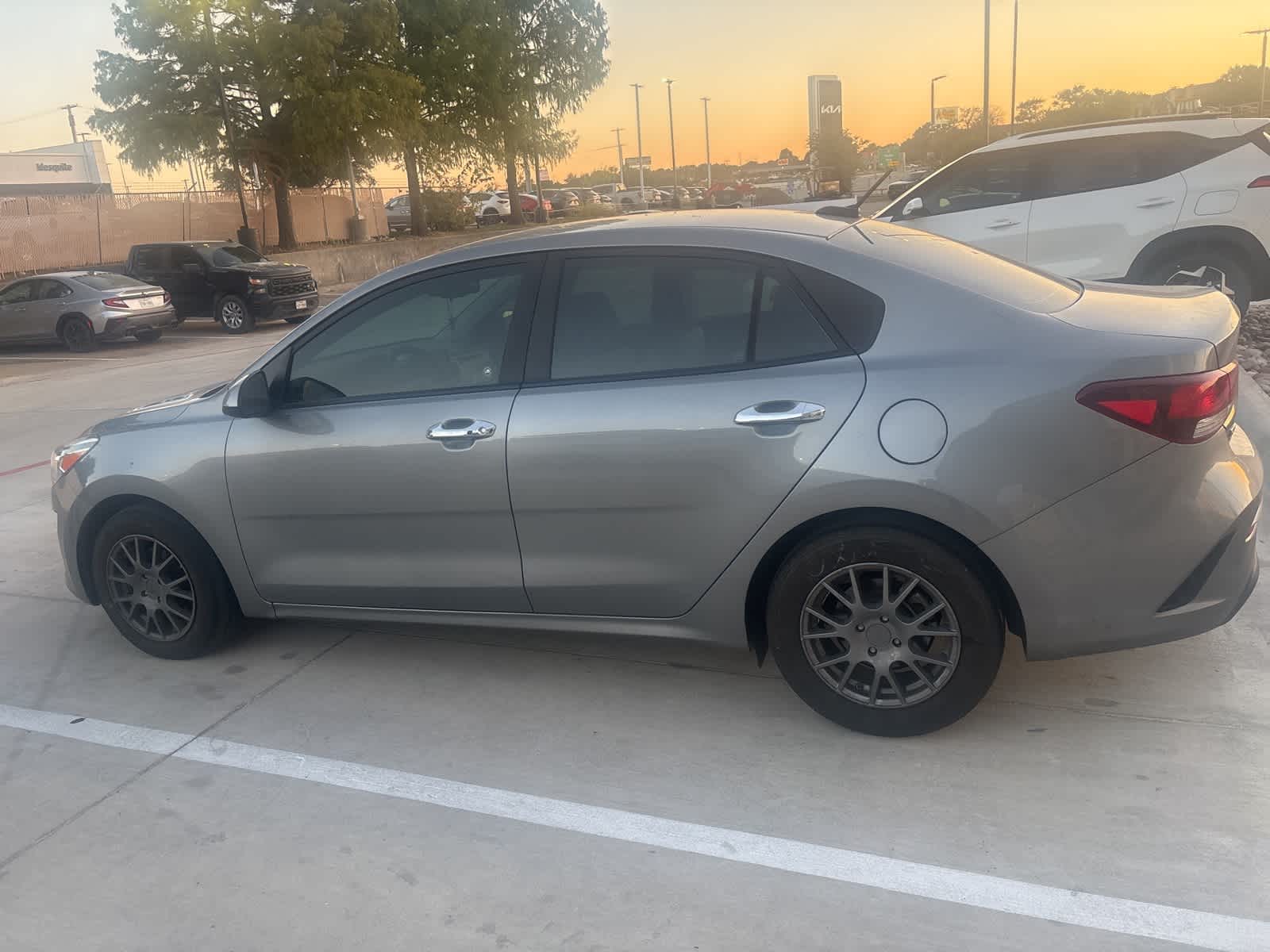 Thumbnail: 2022 Kia Rio - 2