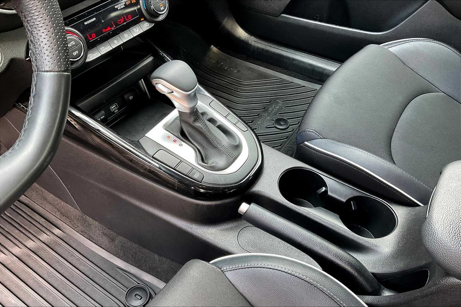 Thumbnail: 2023 Kia Forte - 16