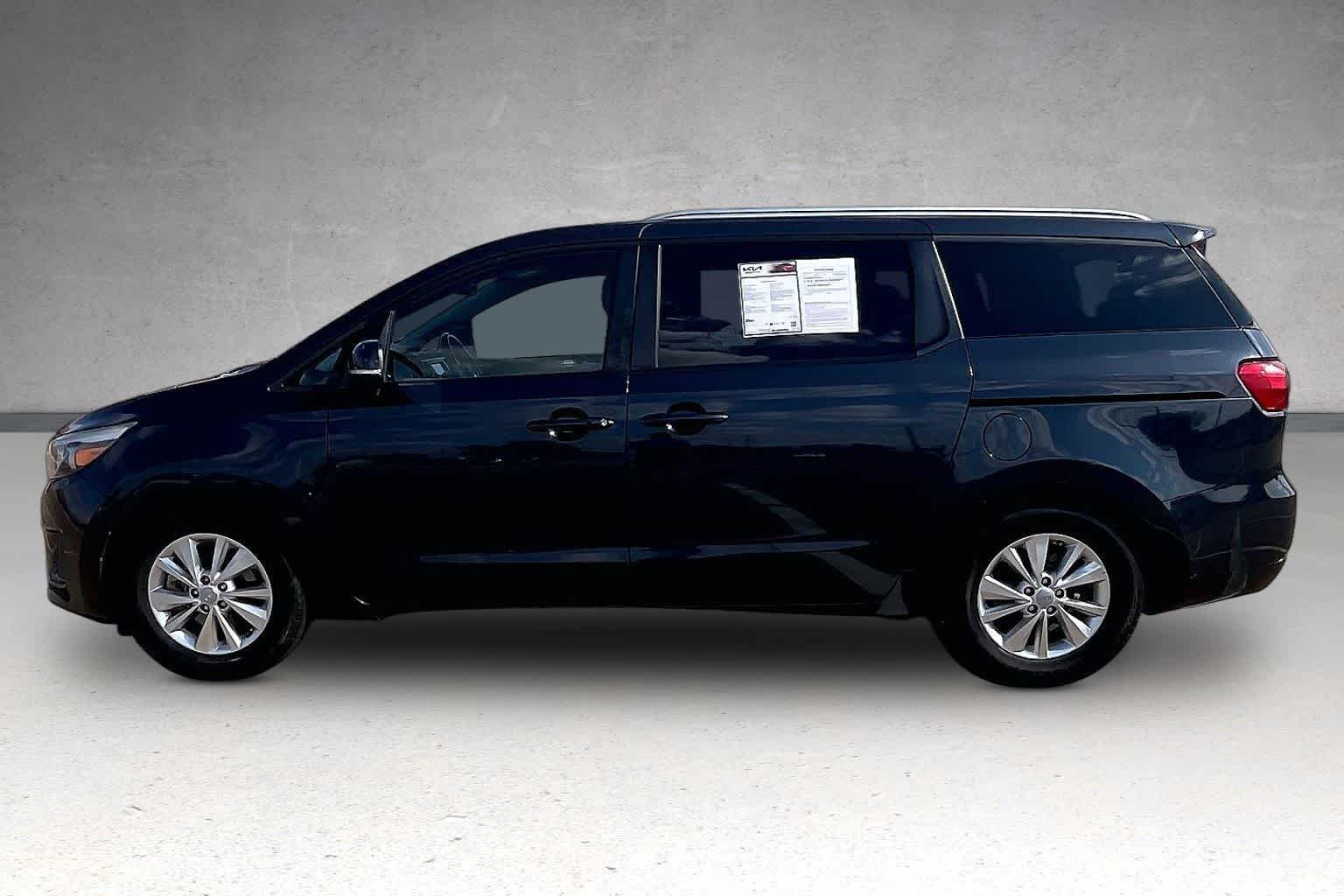 Thumbnail: 2017 Kia Sedona - 3