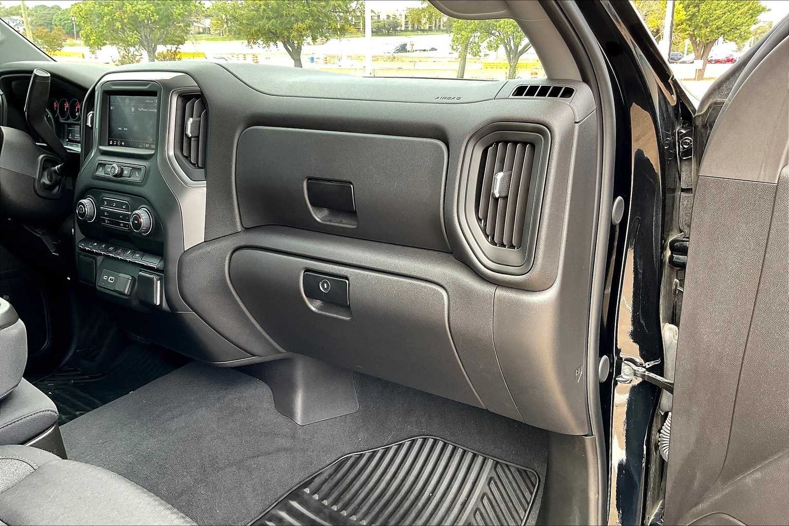 Thumbnail: 2024 Chevrolet Silverado 1500 - 23