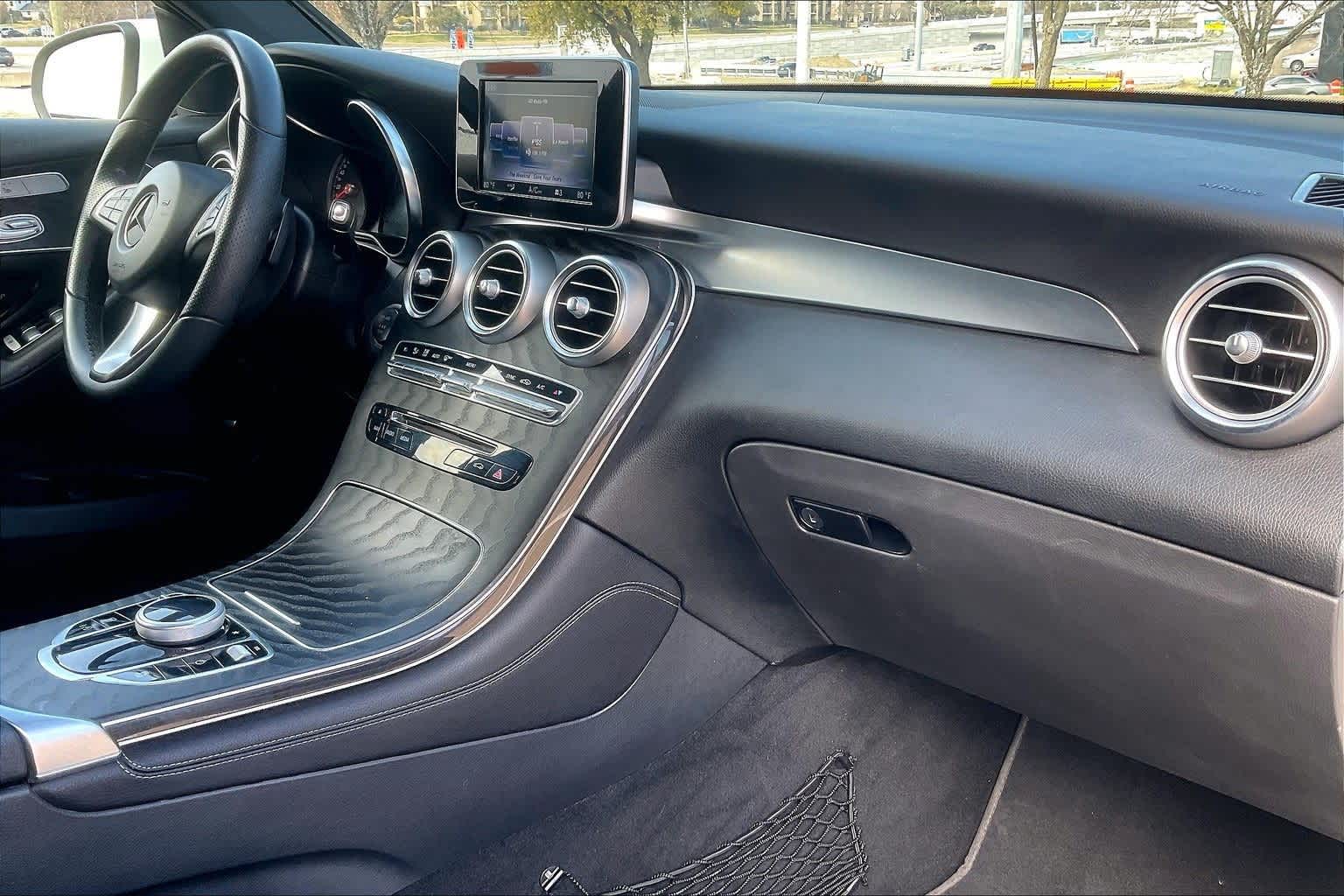 Thumbnail: 2017 Mercedes-Benz GLC - 23