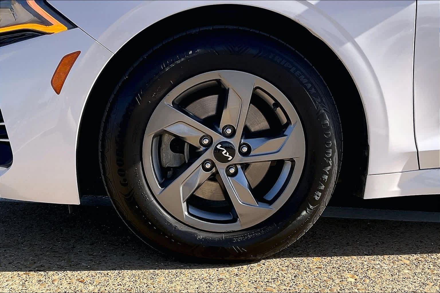 Thumbnail: 2022 Kia K5 - 7