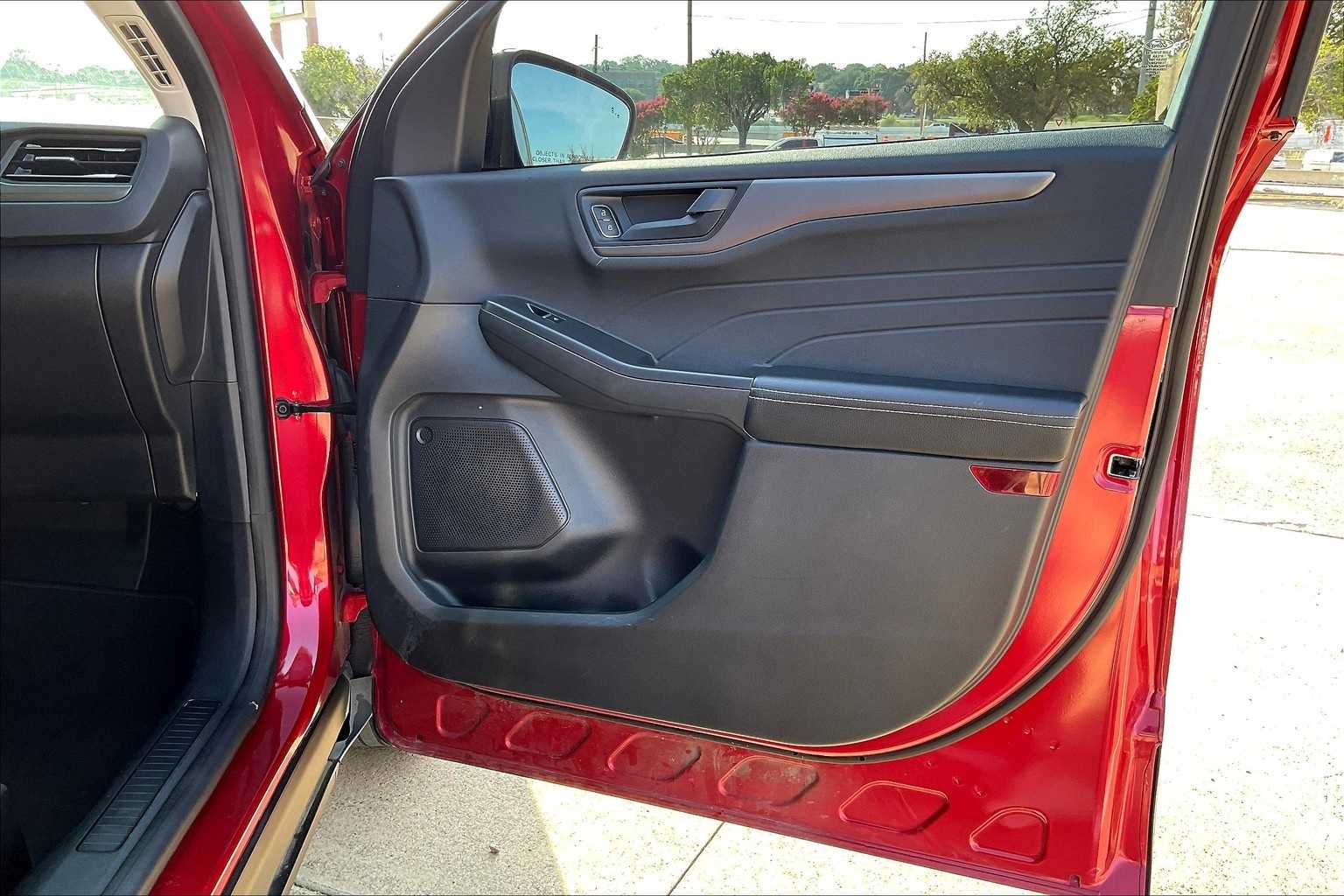 Thumbnail: 2023 Ford Escape - 28