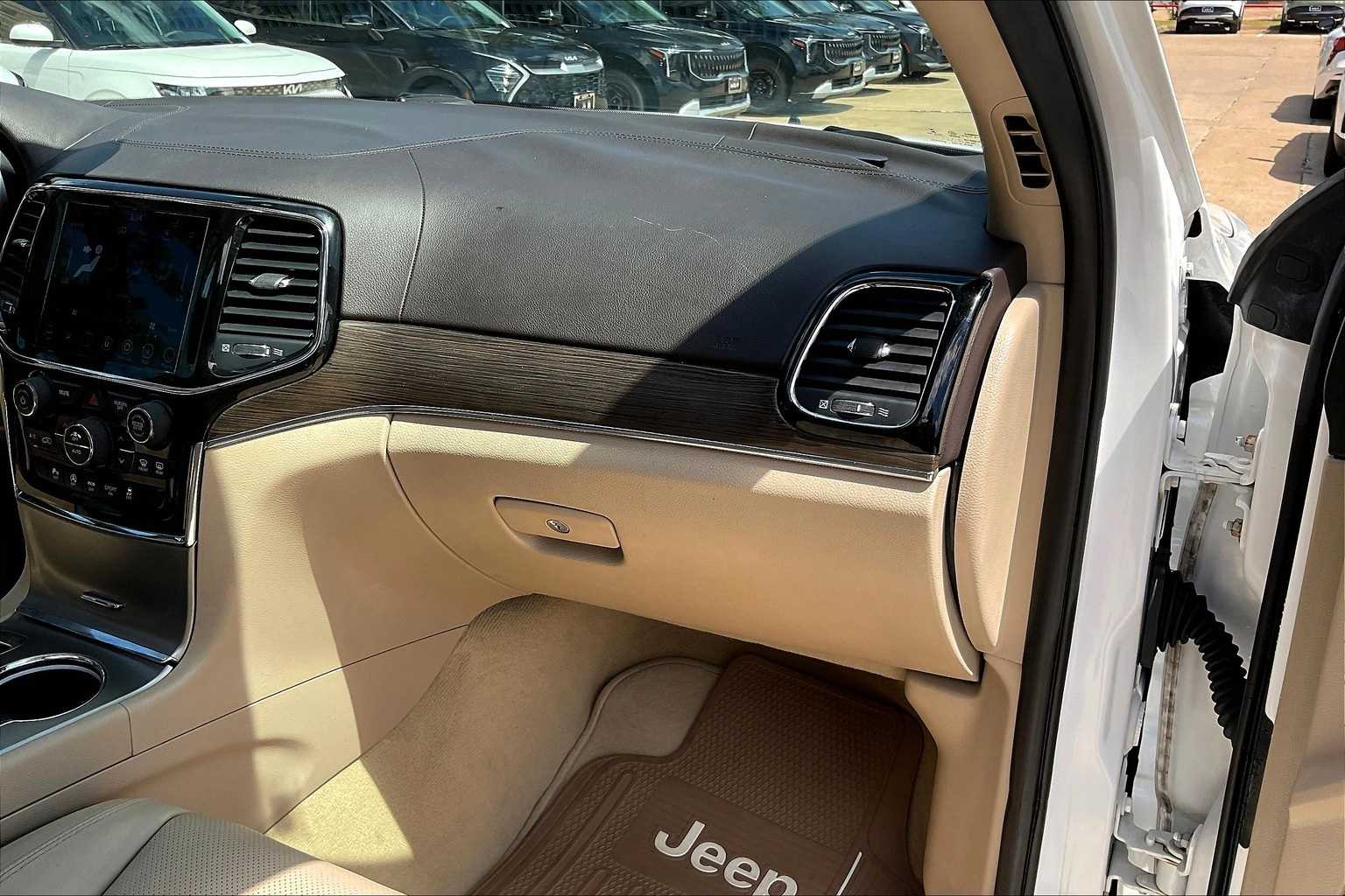 Thumbnail: 2021 Jeep Grand Cherokee - 23
