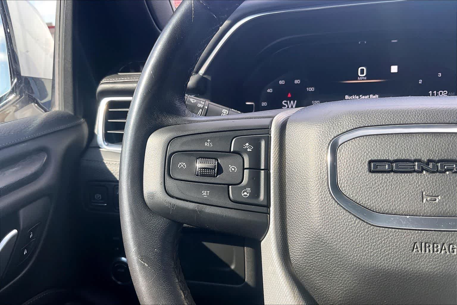 Thumbnail: 2022 GMC Yukon XL - 24