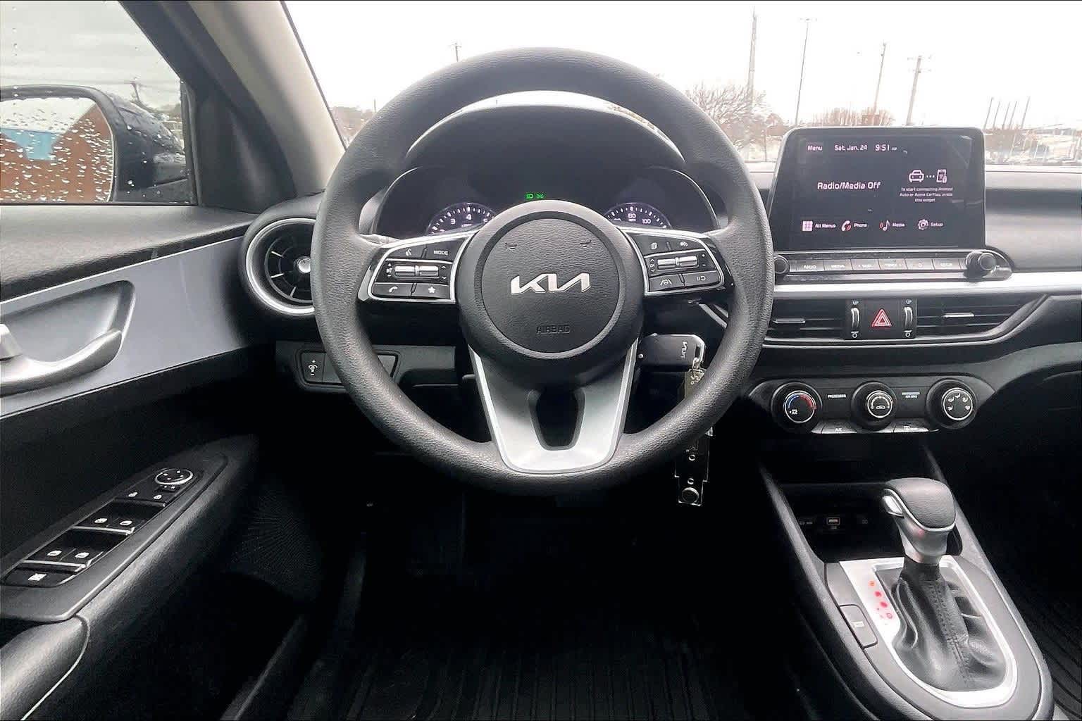 Thumbnail: 2024 Kia Forte - 13