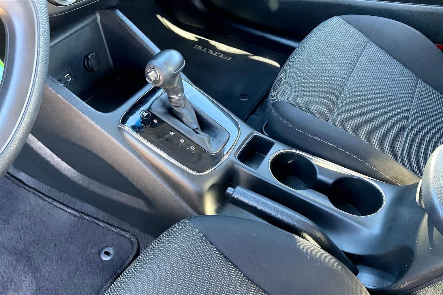 Thumbnail: 2018 Kia Forte - 15