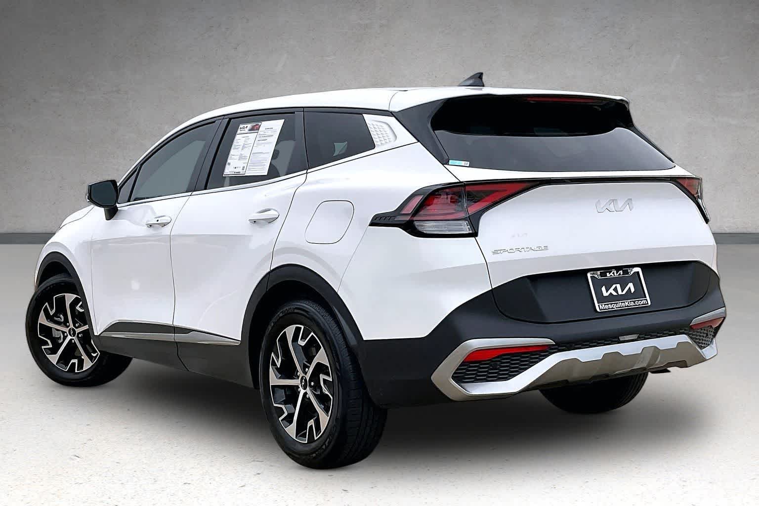 Thumbnail: 2023 Kia Sportage - 4