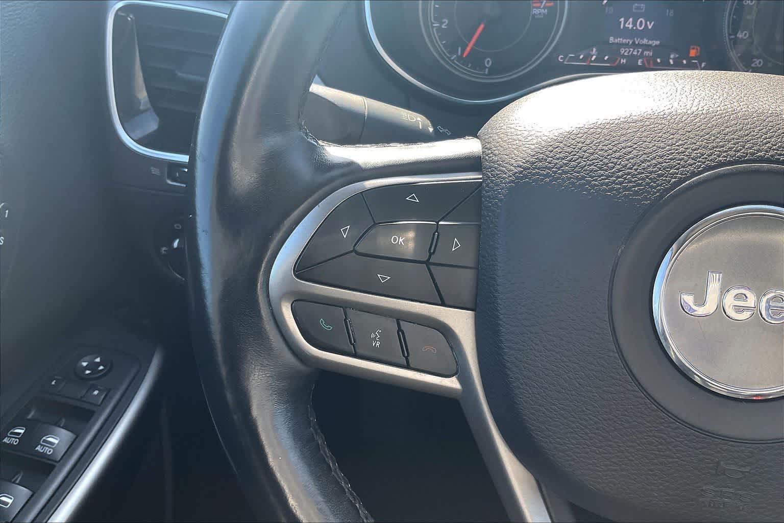 Thumbnail: 2019 Jeep Cherokee - 22