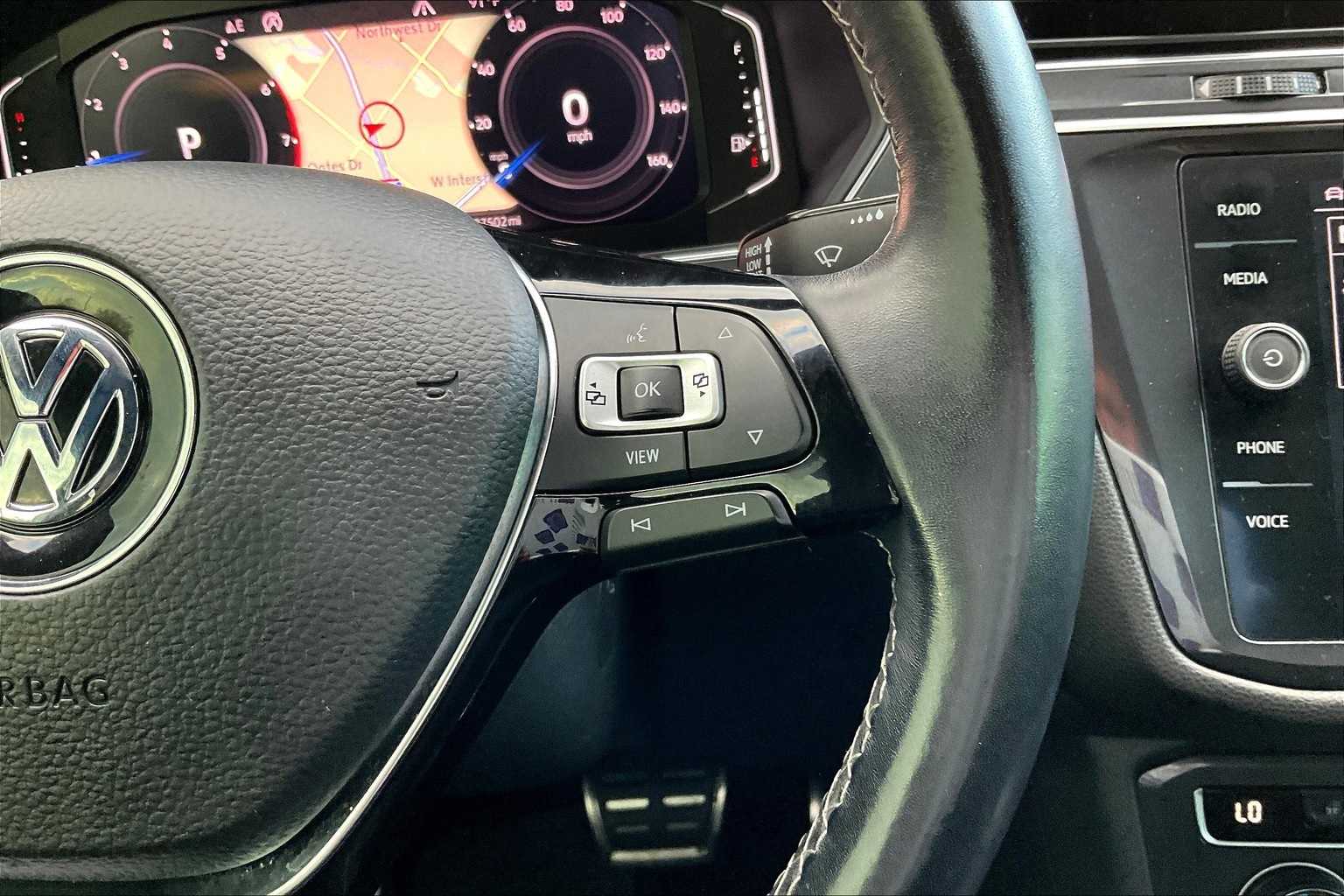 Thumbnail: 2020 Volkswagen Tiguan - 25