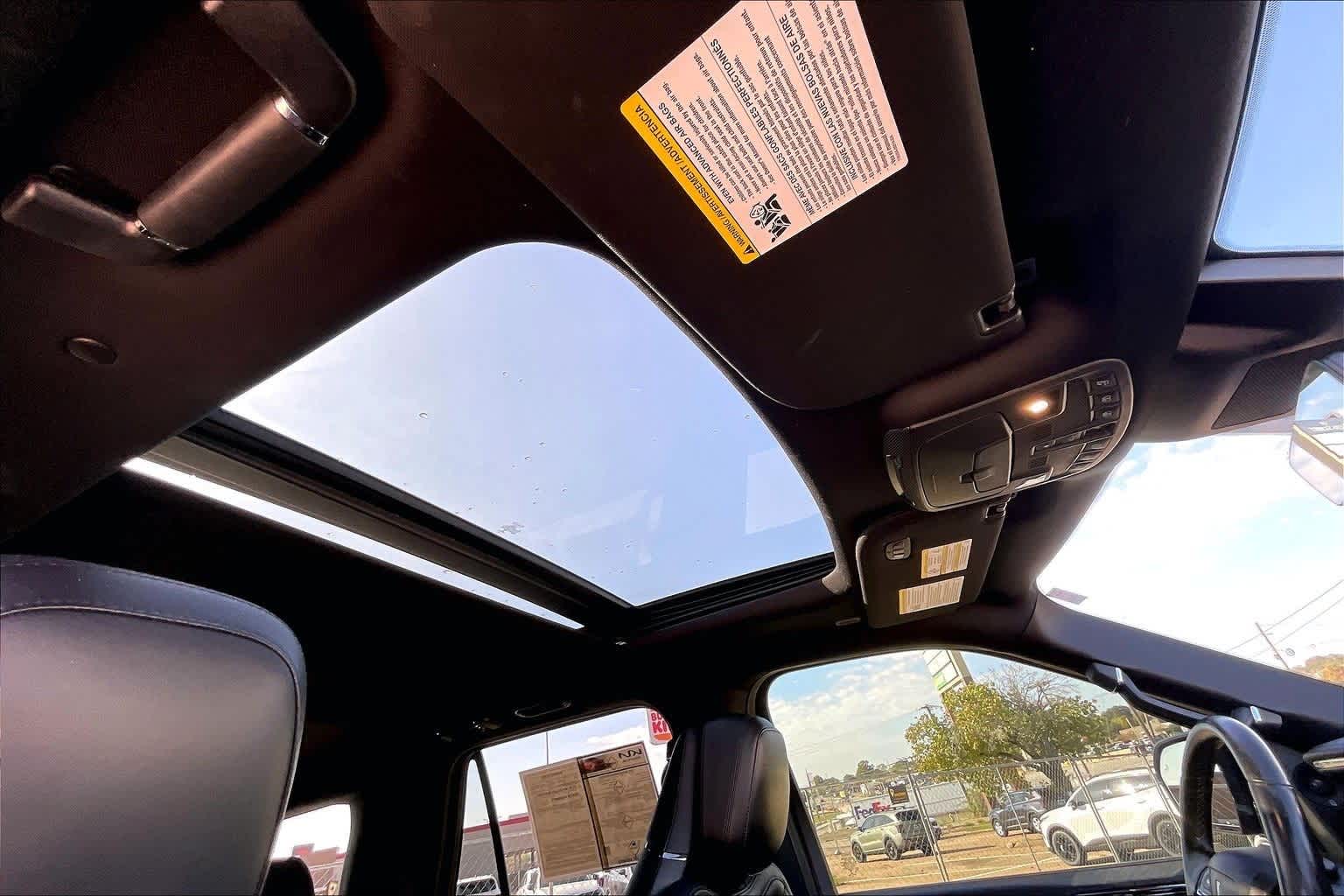 Thumbnail: 2021 Lincoln Navigator - 29