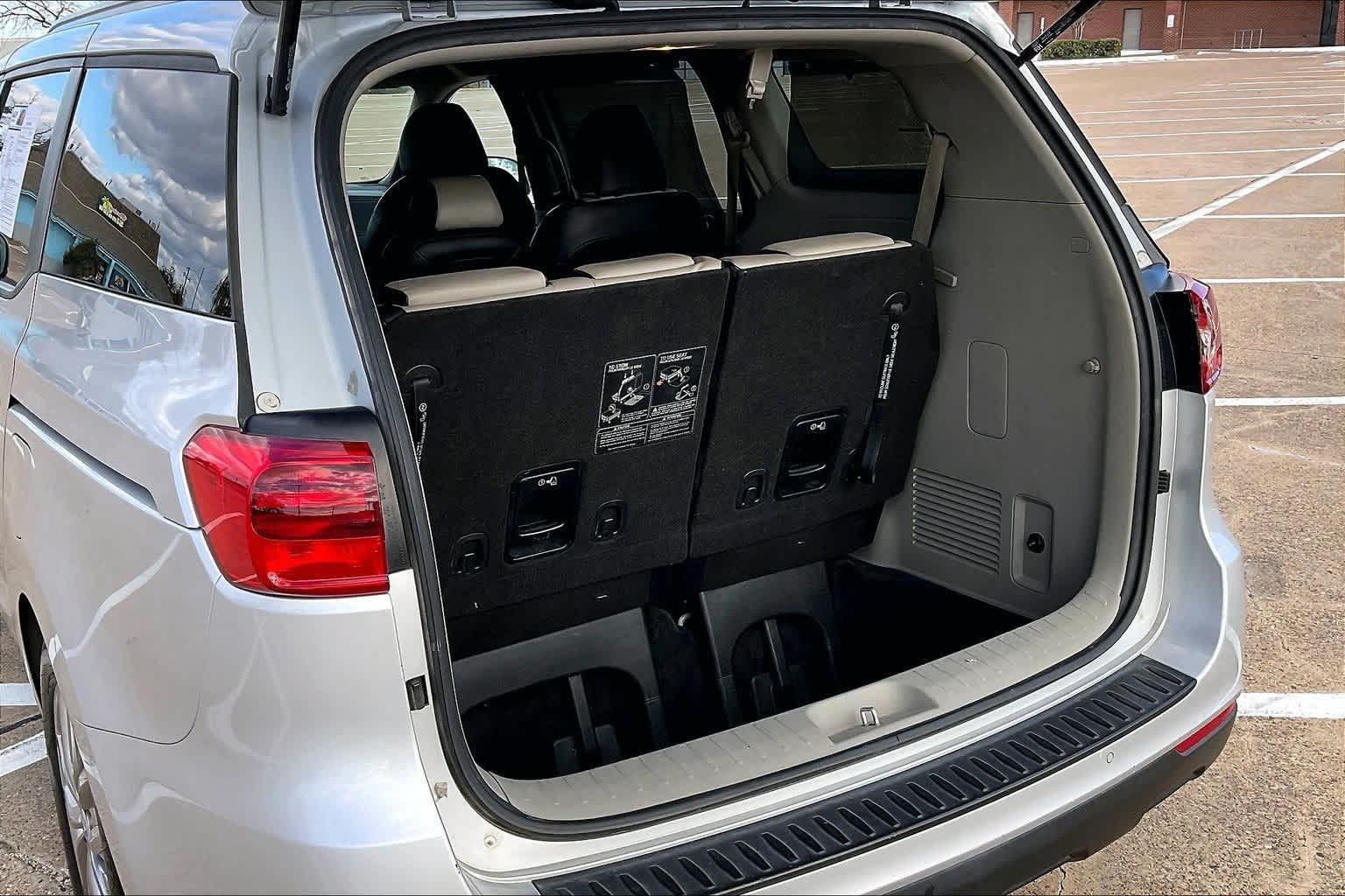 Thumbnail: 2019 Kia Sedona - 18