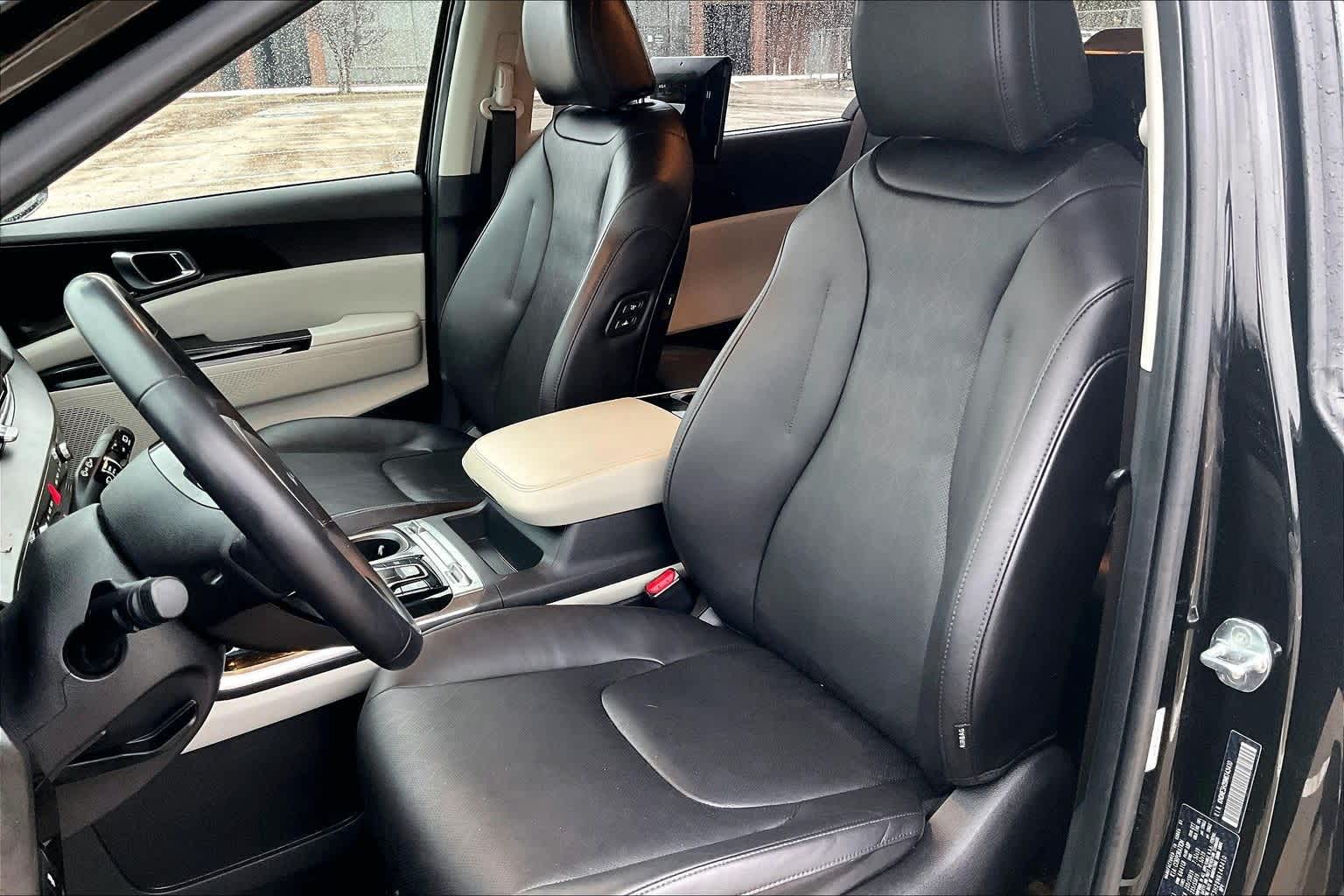 Thumbnail: 2022 Kia Carnival - 10