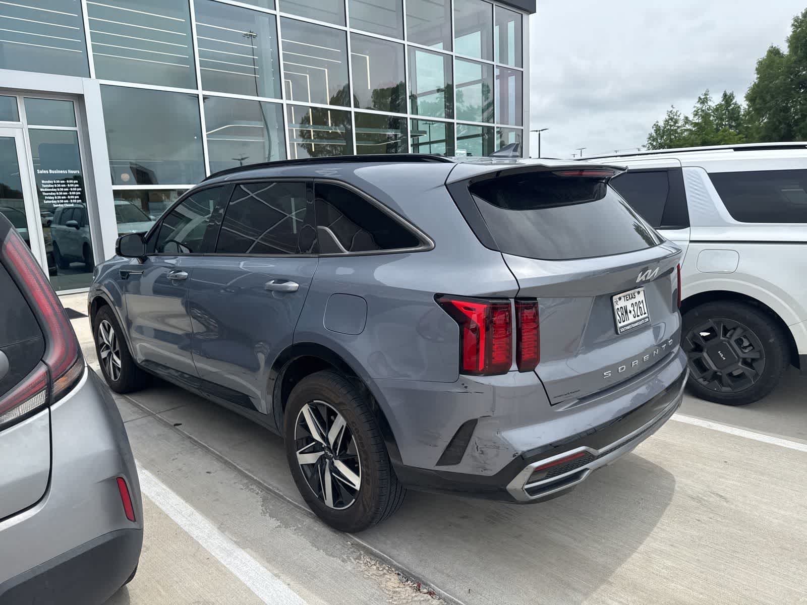 Thumbnail: 2022 Kia Sorento - 6