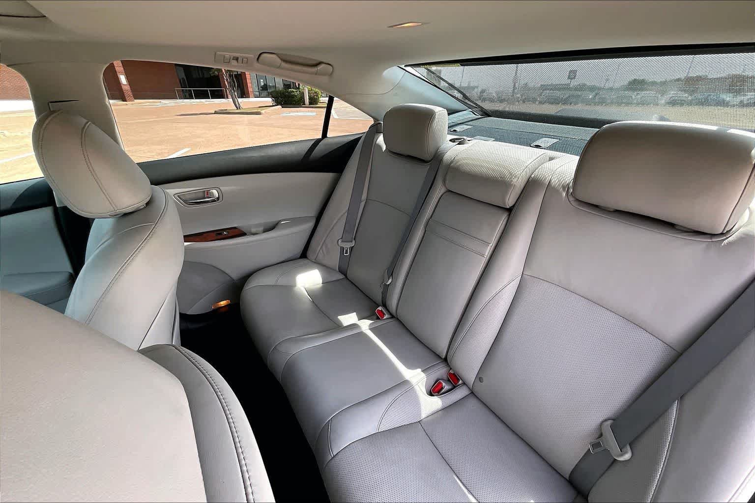 Thumbnail: 2011 Lexus ES - 27
