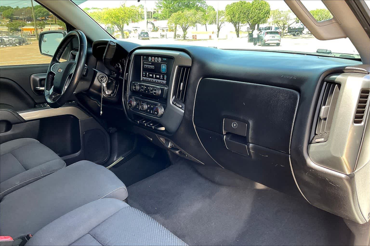 Thumbnail: 2018 Chevrolet Silverado 1500 - 23