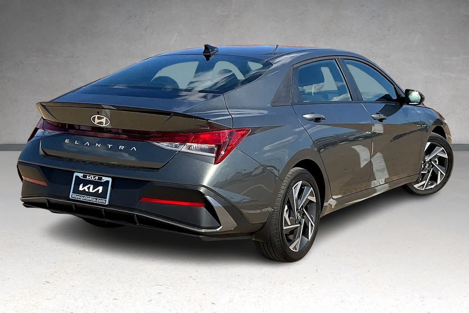 Thumbnail: 2025 Hyundai Elantra - 22