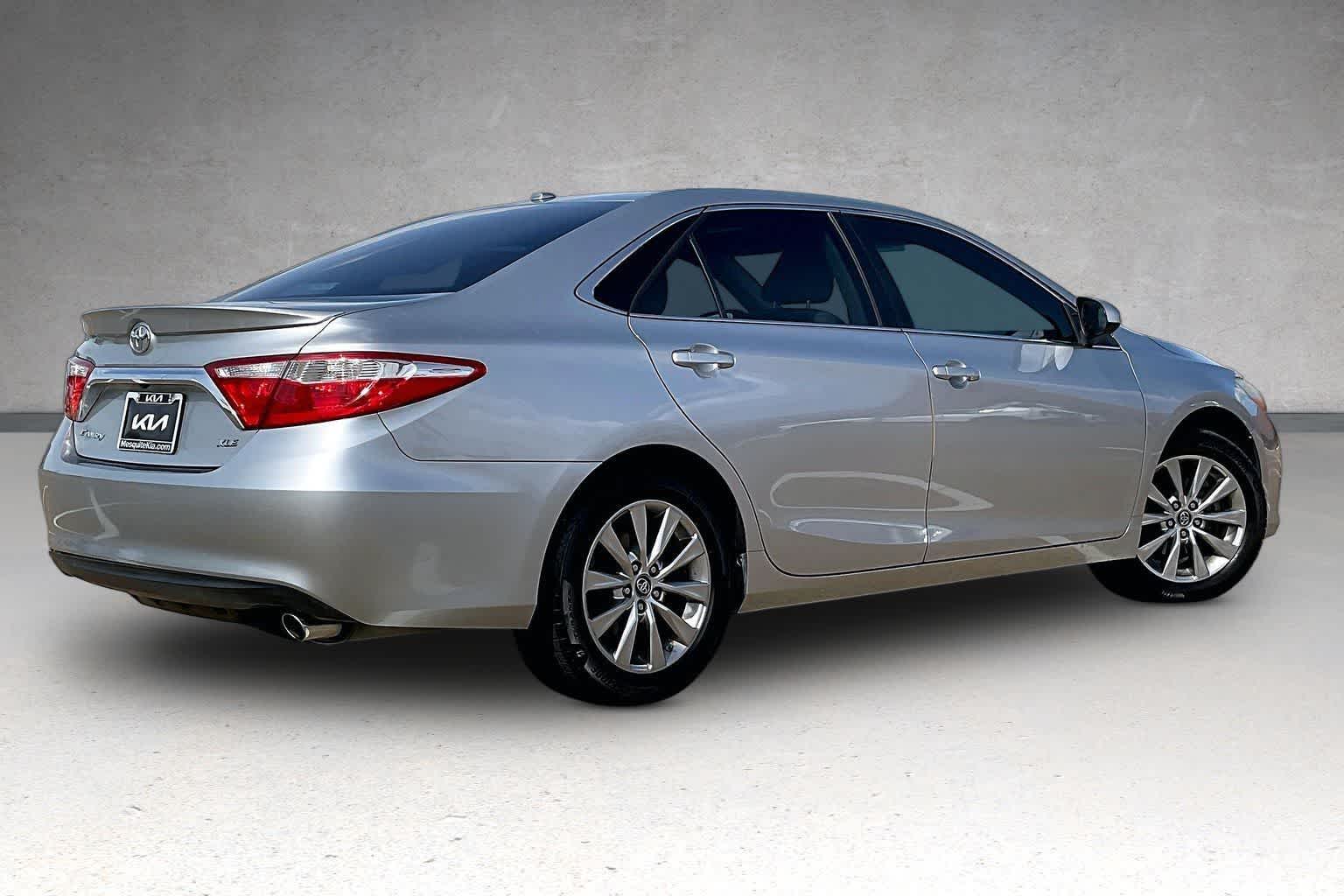 Thumbnail: 2017 Toyota Camry - 21