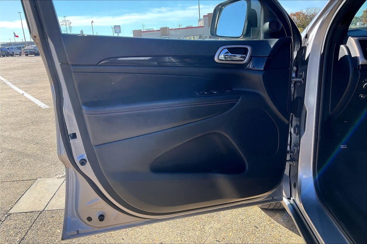 Thumbnail: 2016 Jeep Grand Cherokee - 27