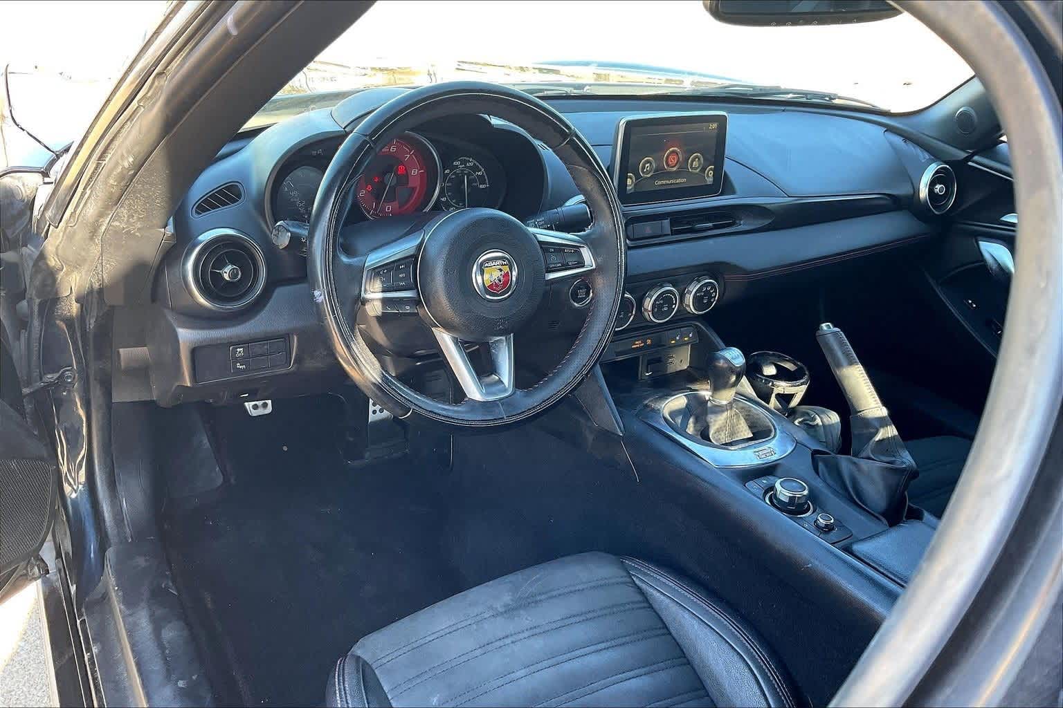 Thumbnail: 2018 Fiat 124 Spider - 12