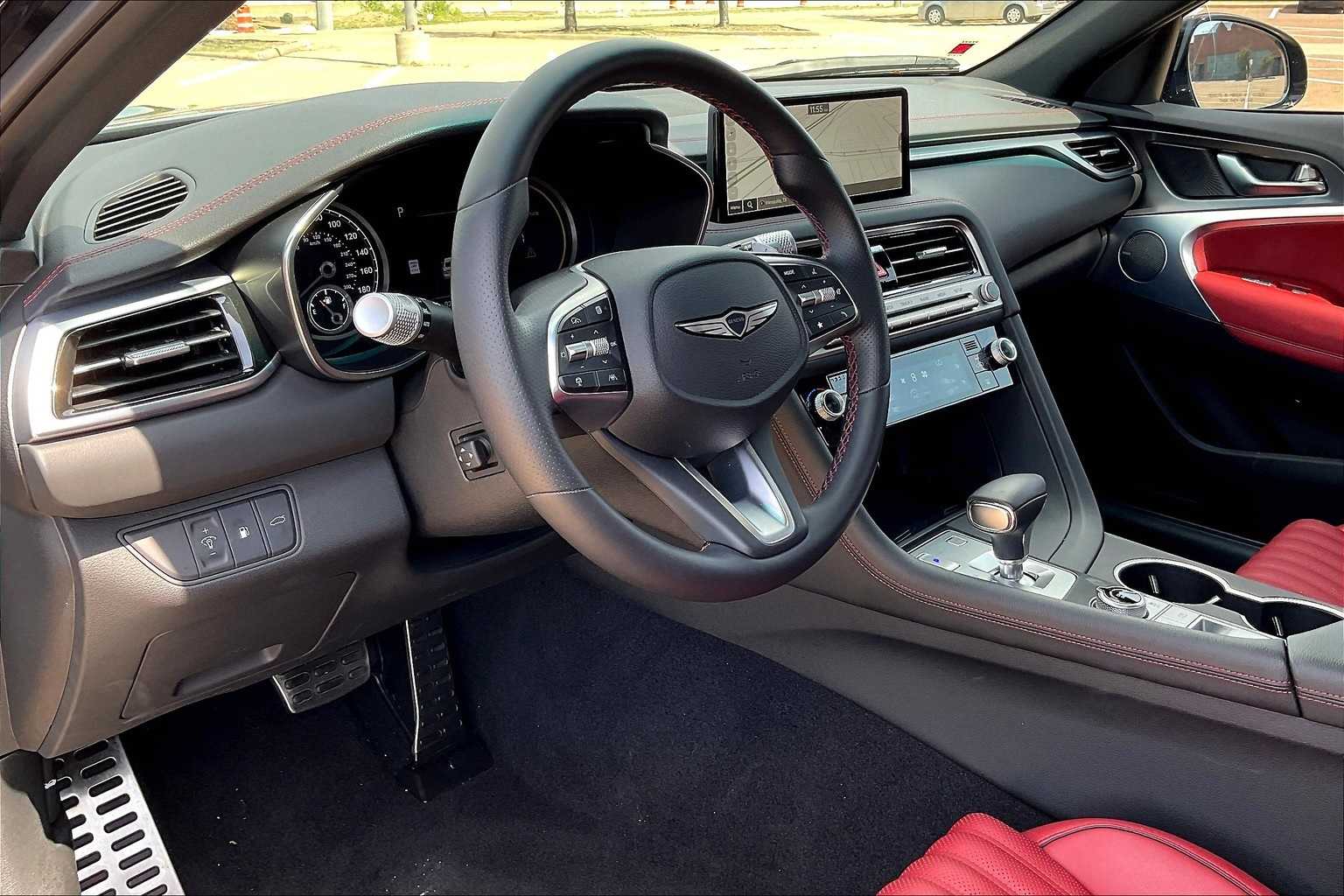 2025 Genesis G70 2.5T photo 2