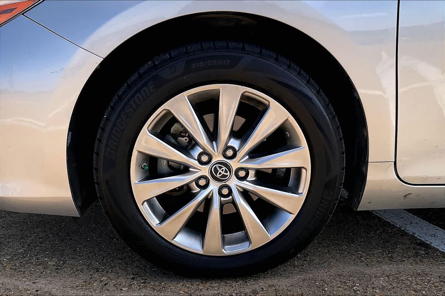 Thumbnail: 2017 Toyota Camry - 8