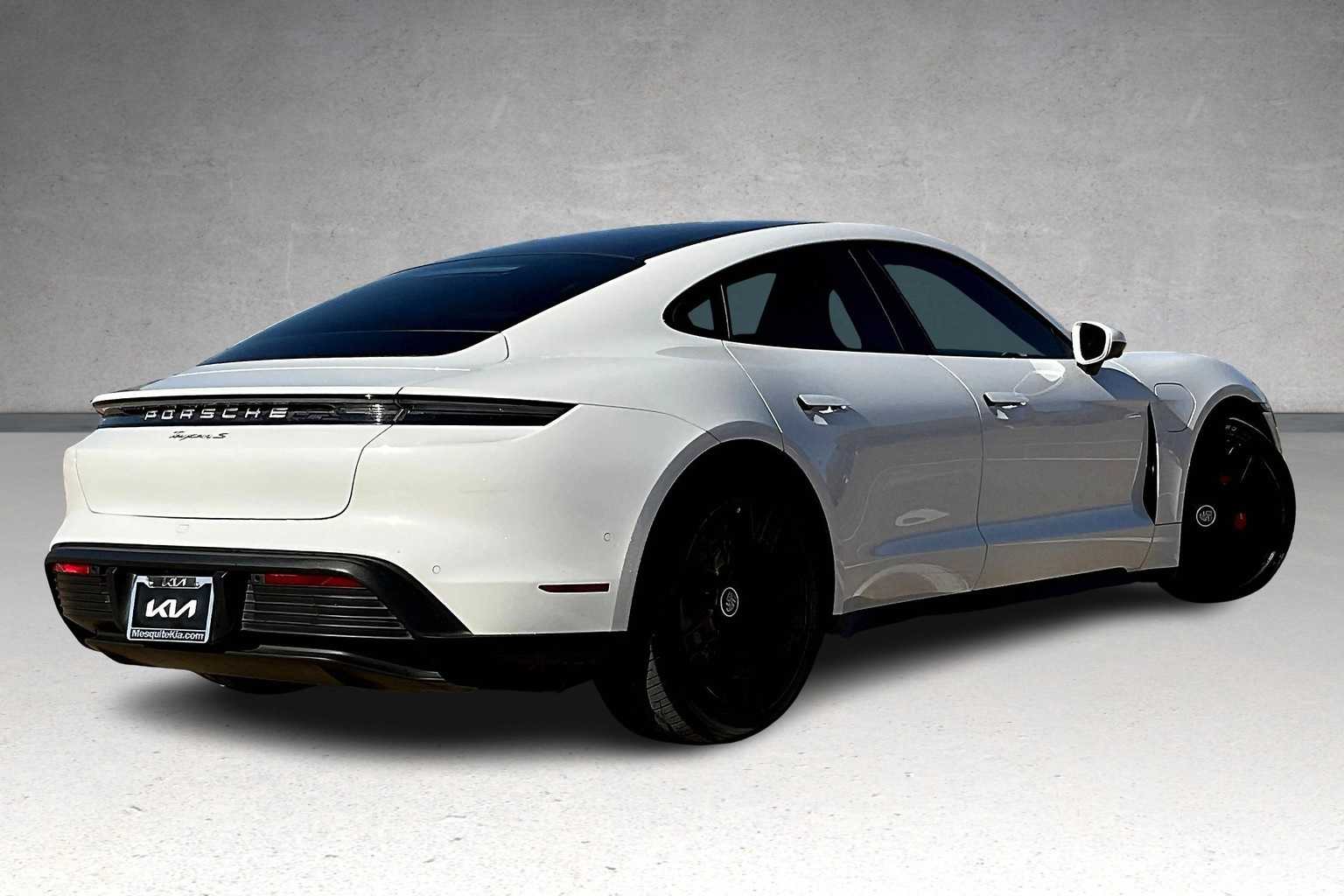 Thumbnail: 2020 Porsche Taycan - 21