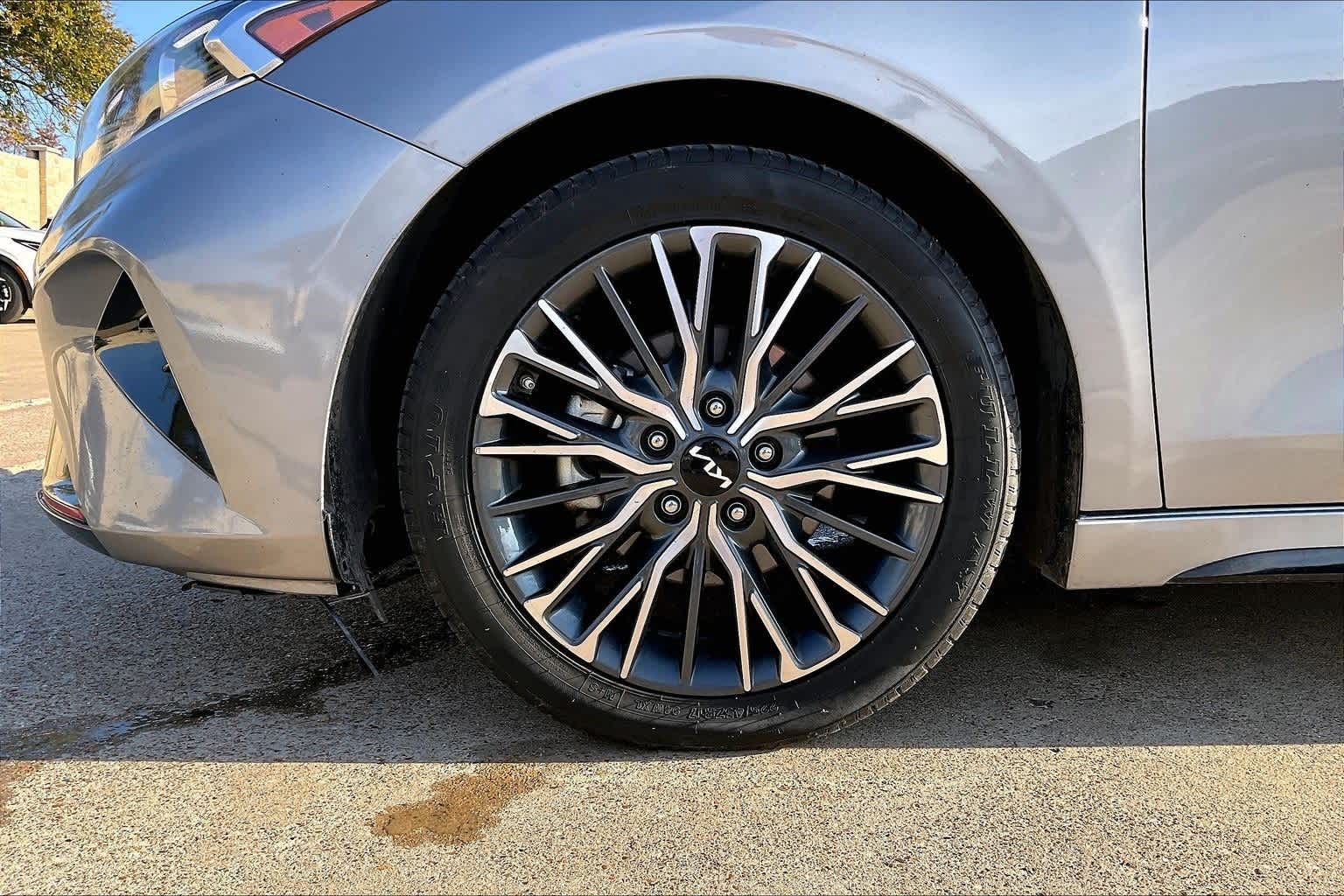 Thumbnail: 2024 Kia Forte - 8